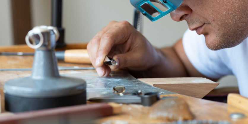 How to Check If a Jeweller Is Certified and Reliable